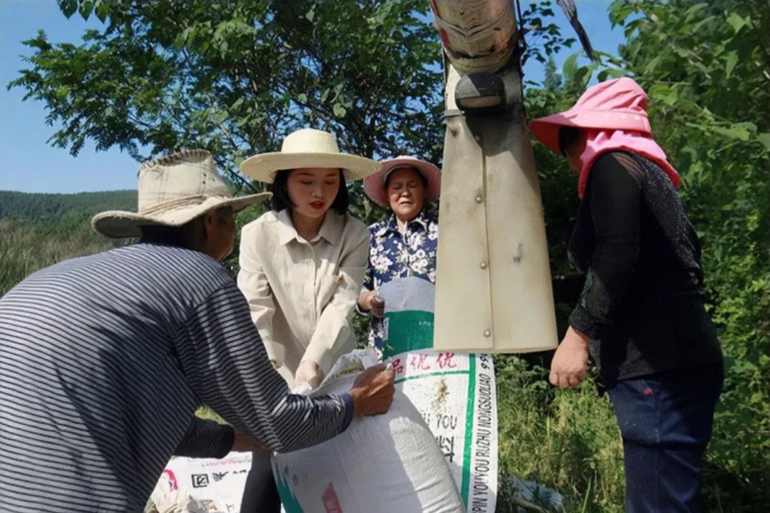 邓小燕： 择一事终一生只为稻花香